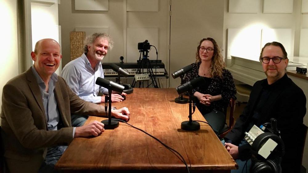  AM Podcast 